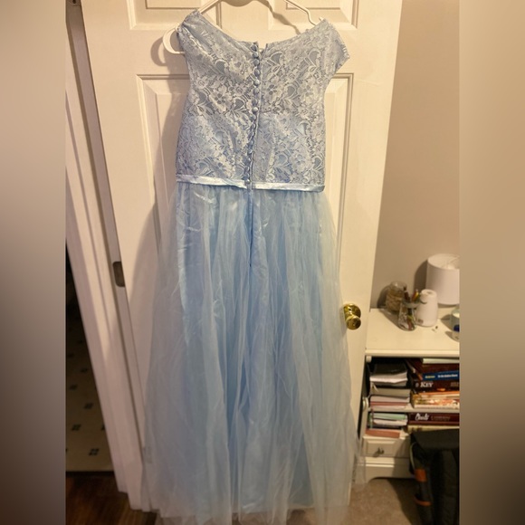 Formal dress - Picture 6 of 6